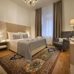 Appart hôtel Old Town By Little King